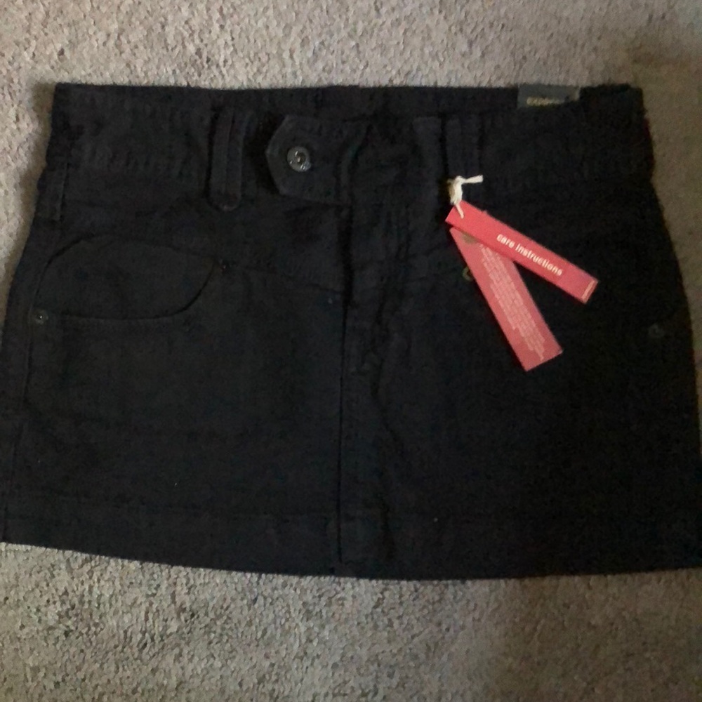 black skirt